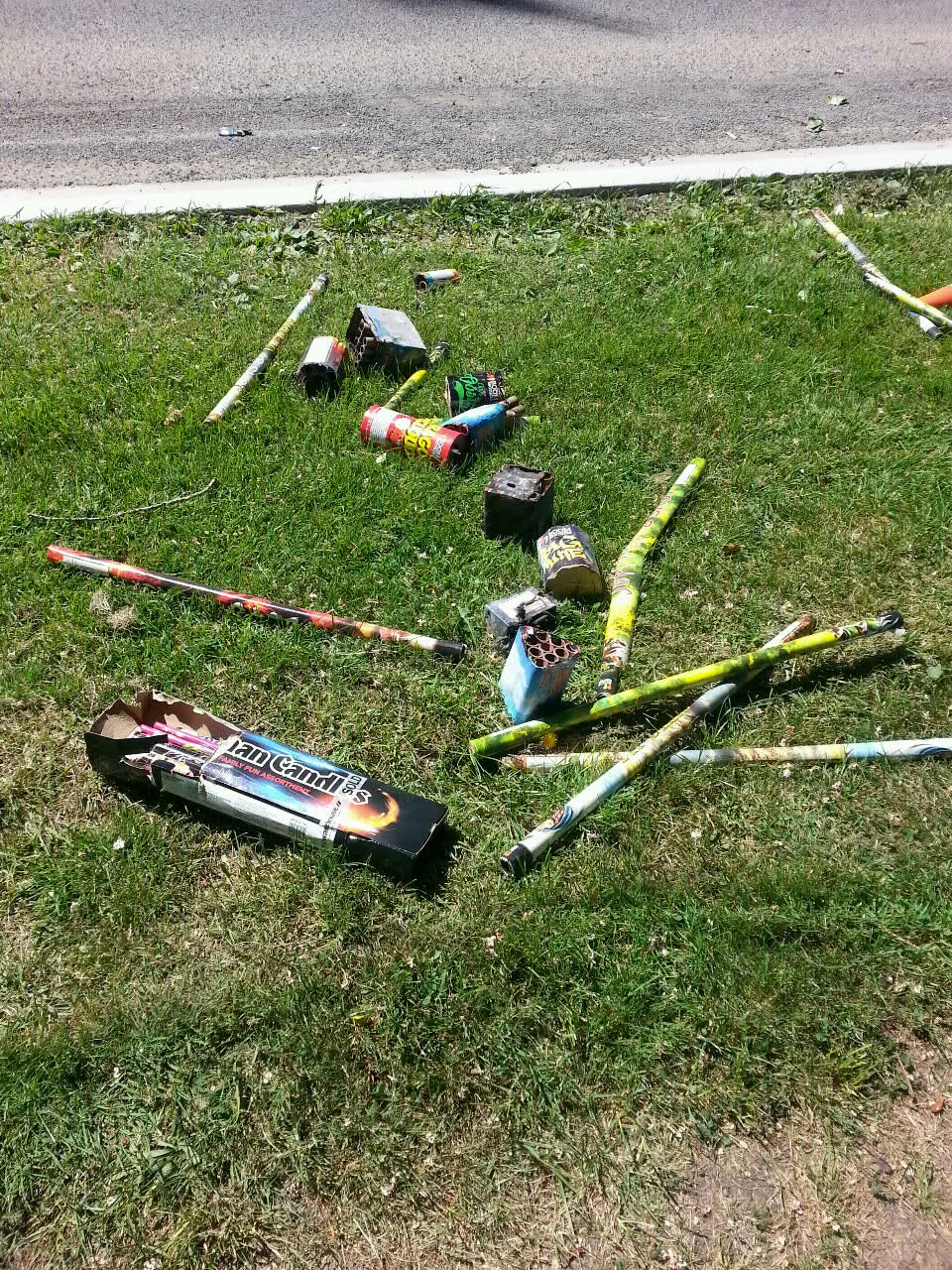 The photograph attached to this rubbish/recycling report
