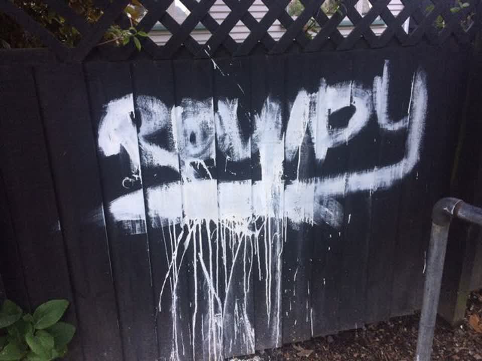 The photograph attached to this graffiti report