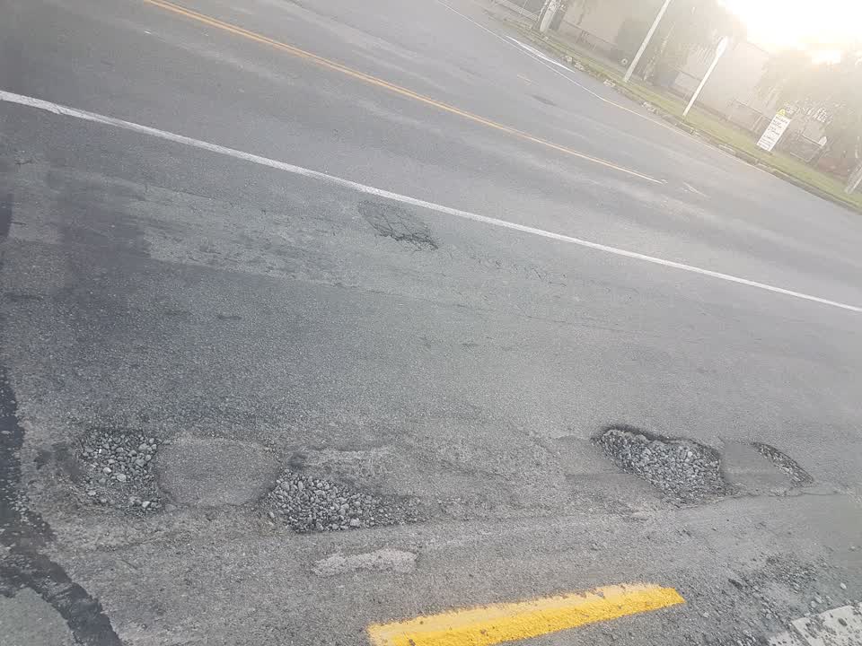 The photograph attached to this roading/streets report