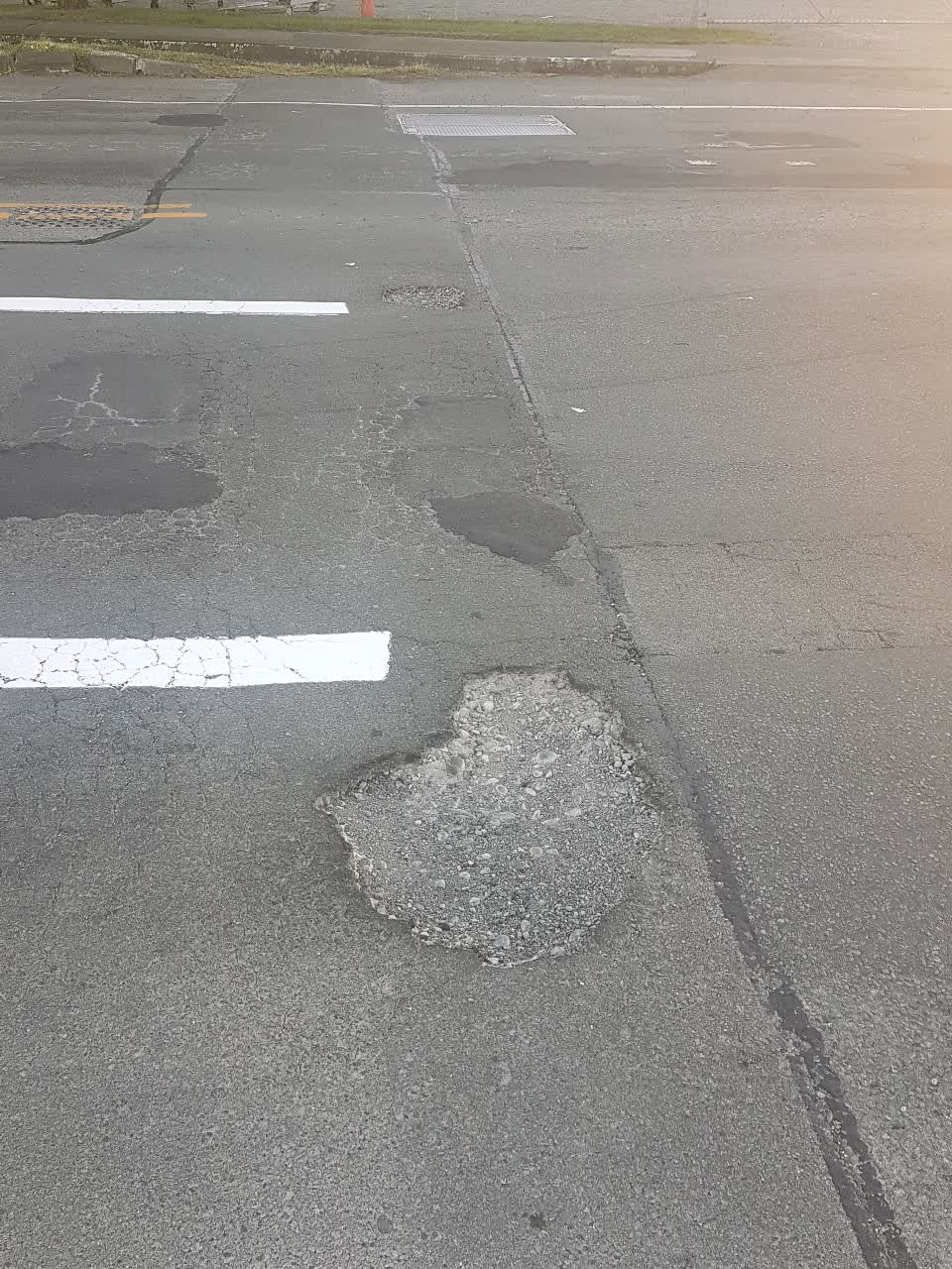 The photograph attached to this roading/streets report