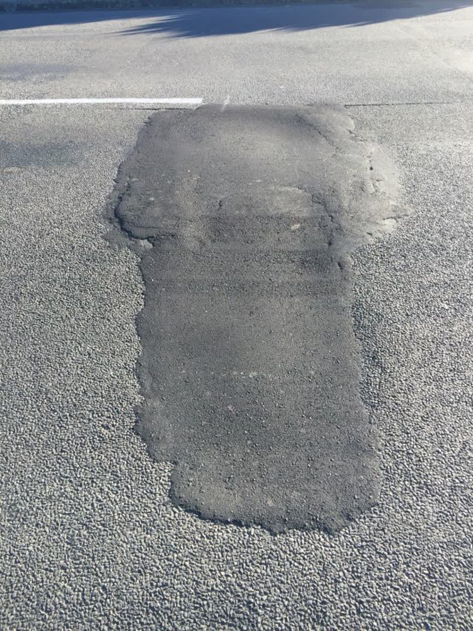 The photograph attached to this roading/streets report