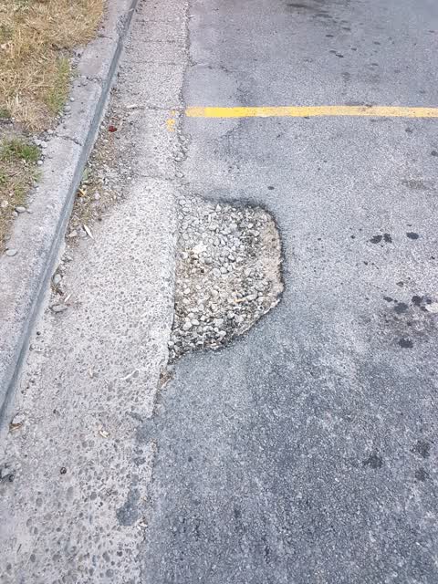 Roading/Streets, a report photo