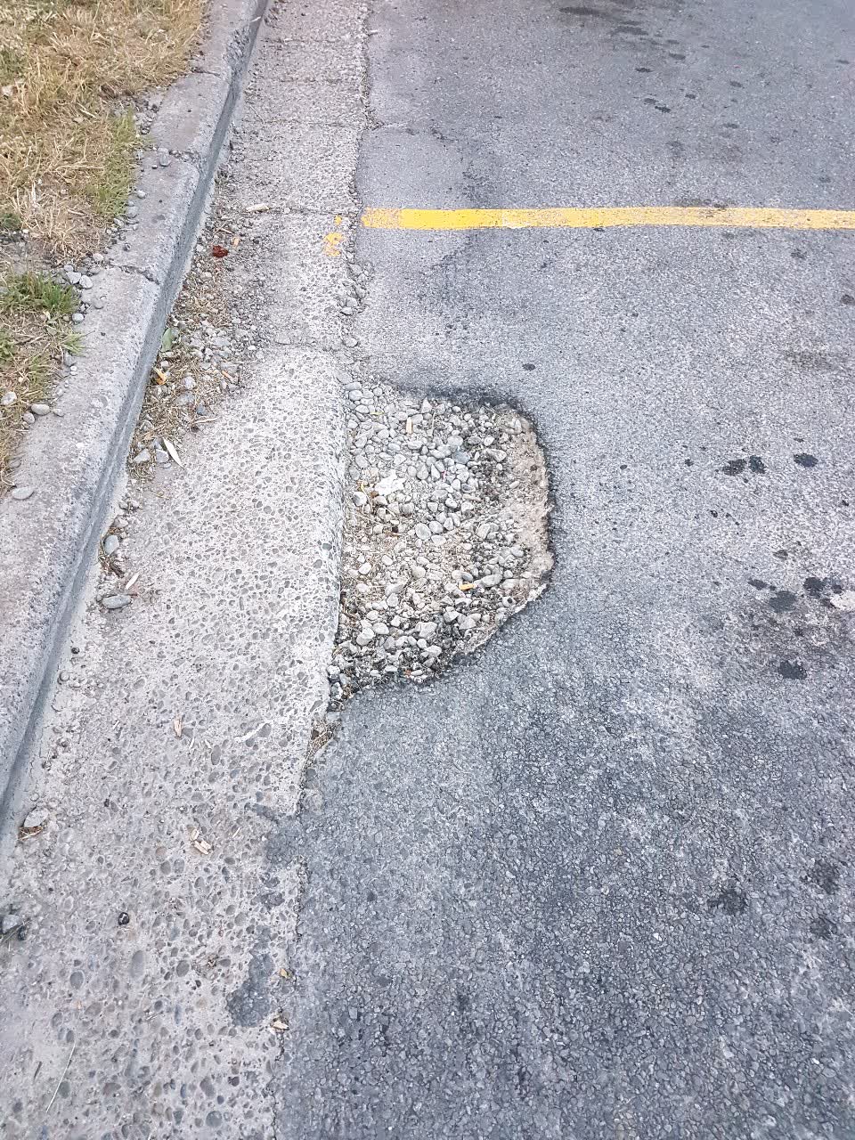 The photograph attached to this roading/streets report