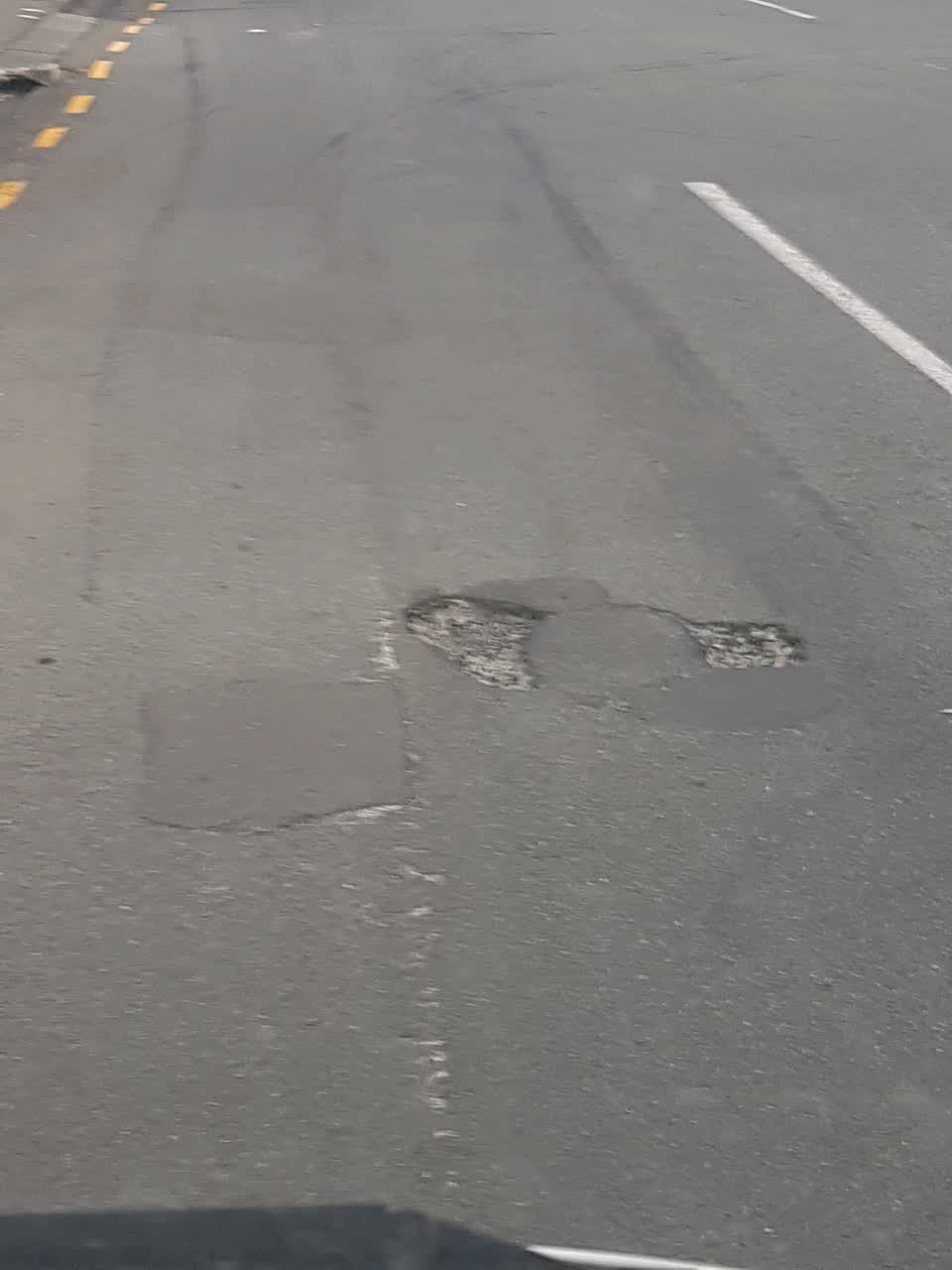 The photograph attached to this roading/streets report