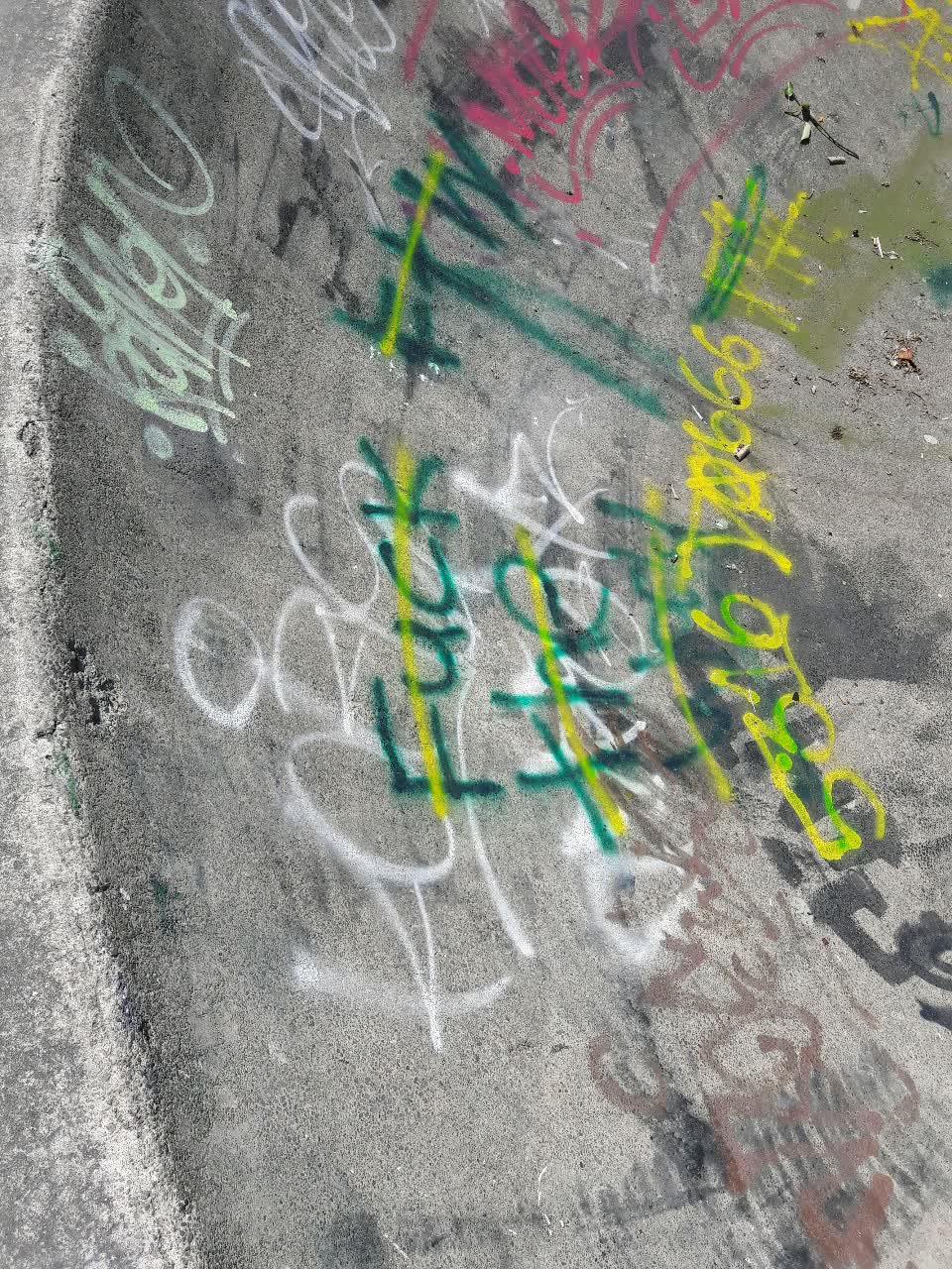 The photograph attached to this graffiti report