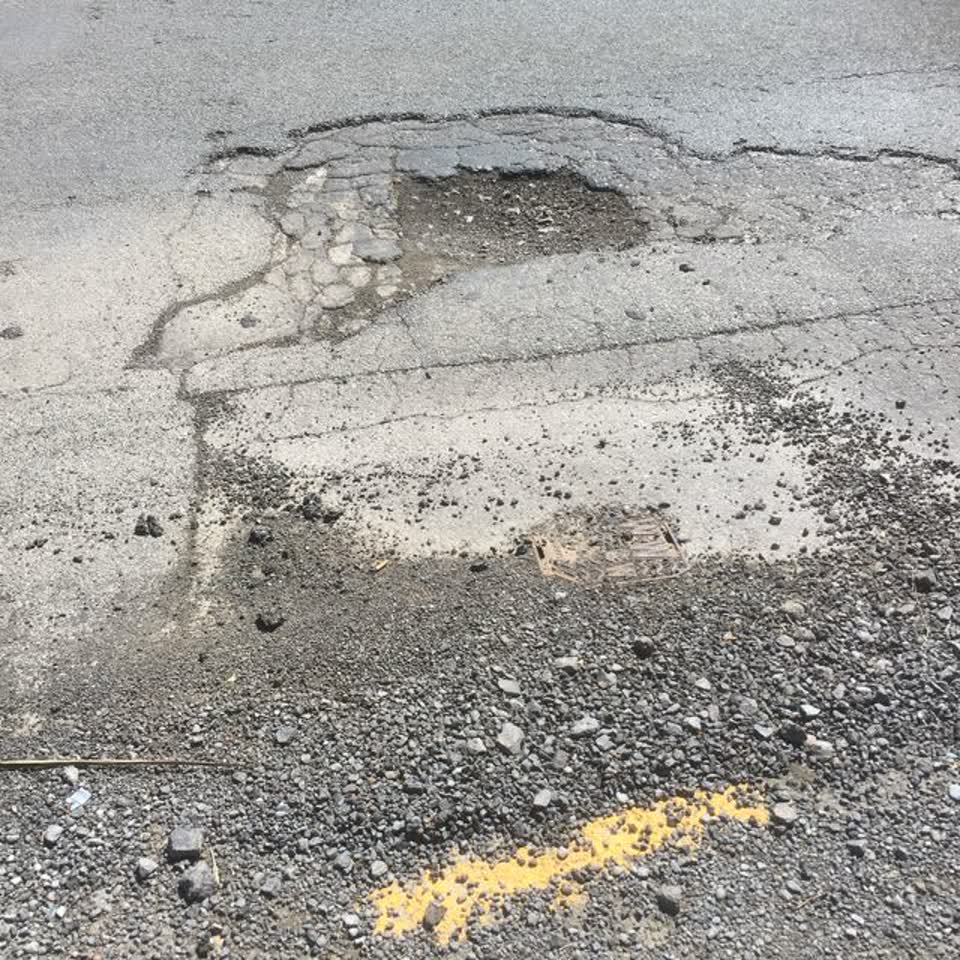 The photograph attached to this roading/streets report