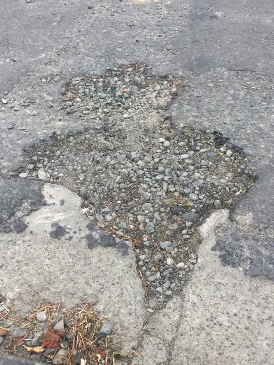 The photograph attached to this roading/streets report