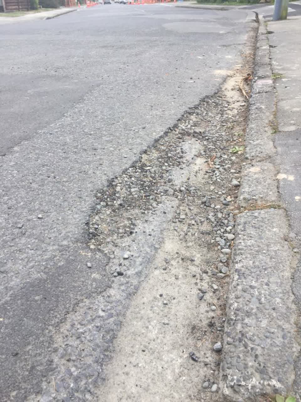 The photograph attached to this roading/streets report