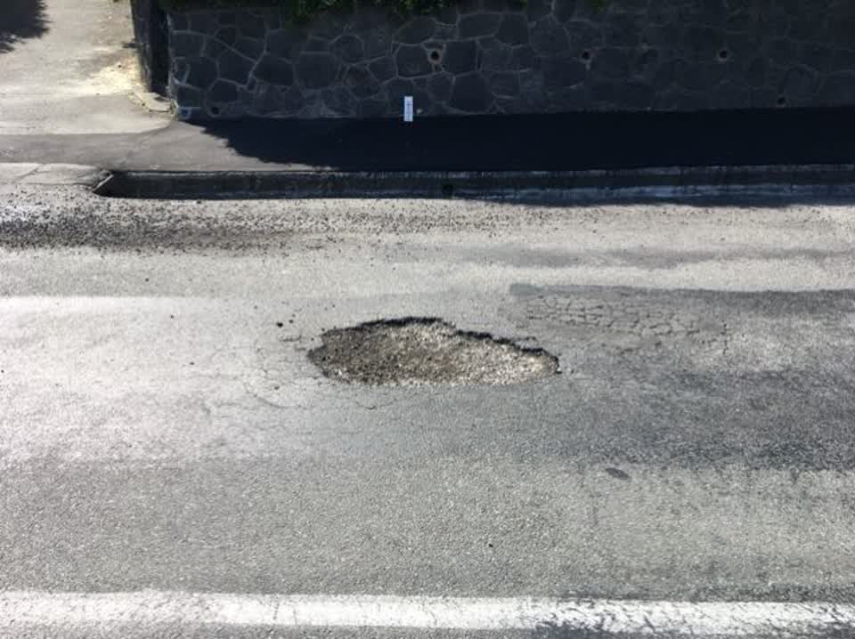 The photograph attached to this roading/streets report