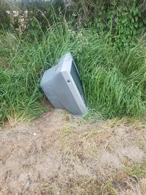Rubbish/Recycling, a report photo