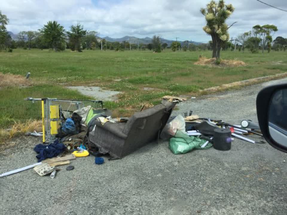 The photograph attached to this rubbish/recycling report