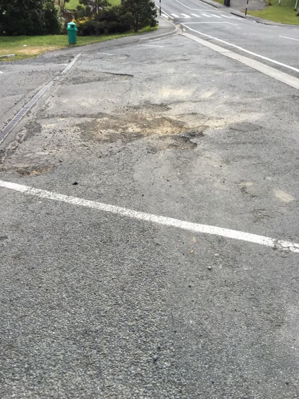 The photograph attached to this roading/streets report