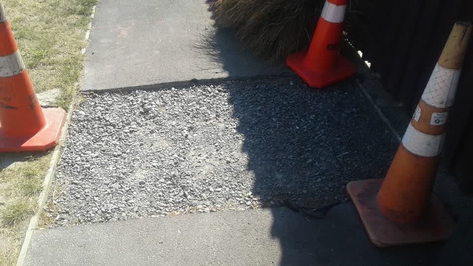 The photograph attached to this roading/streets report