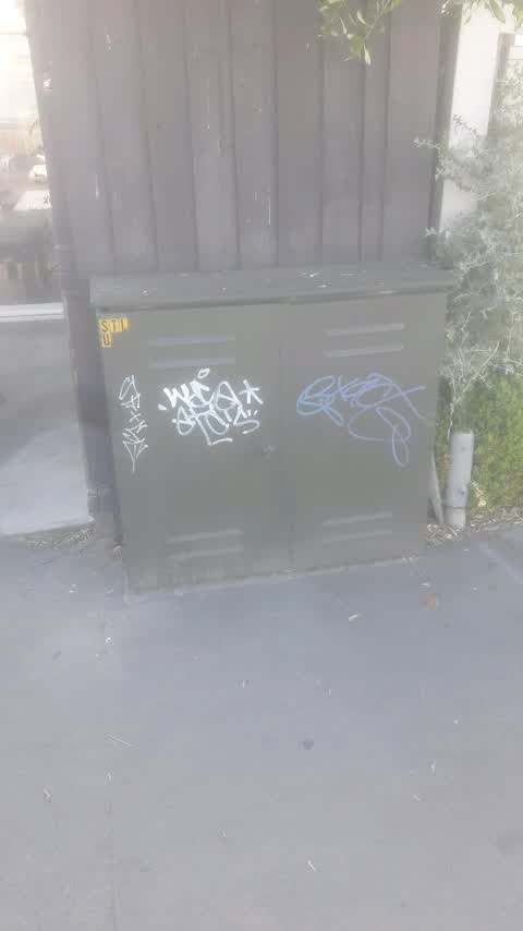 Graffiti, a report photo