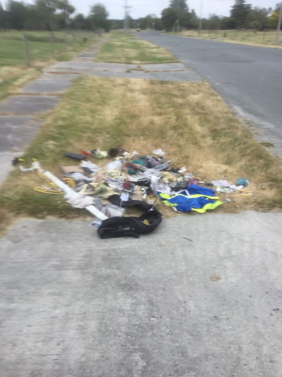 The photograph attached to this rubbish/recycling report