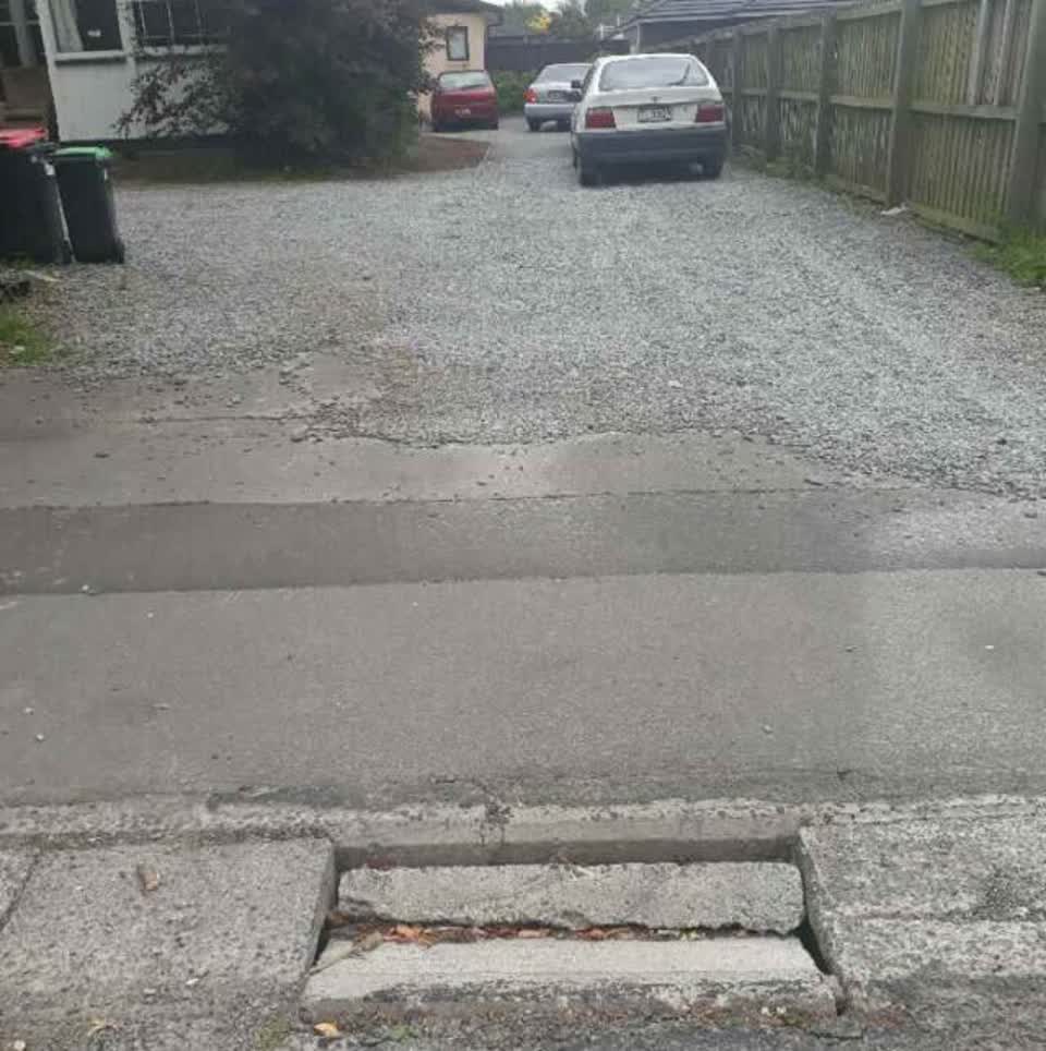The photograph attached to this roading/streets report