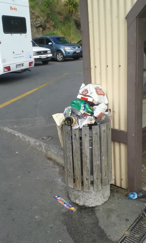 Rubbish/Recycling, a report photo