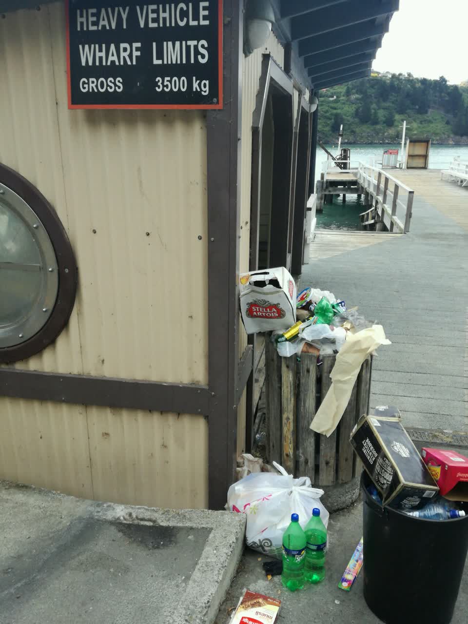 The photograph attached to this rubbish/recycling report