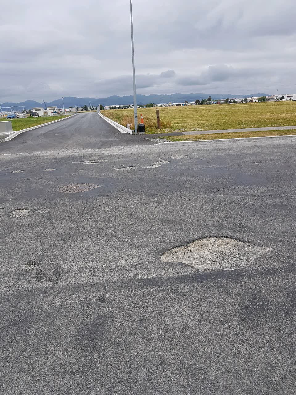 The photograph attached to this roading/streets report