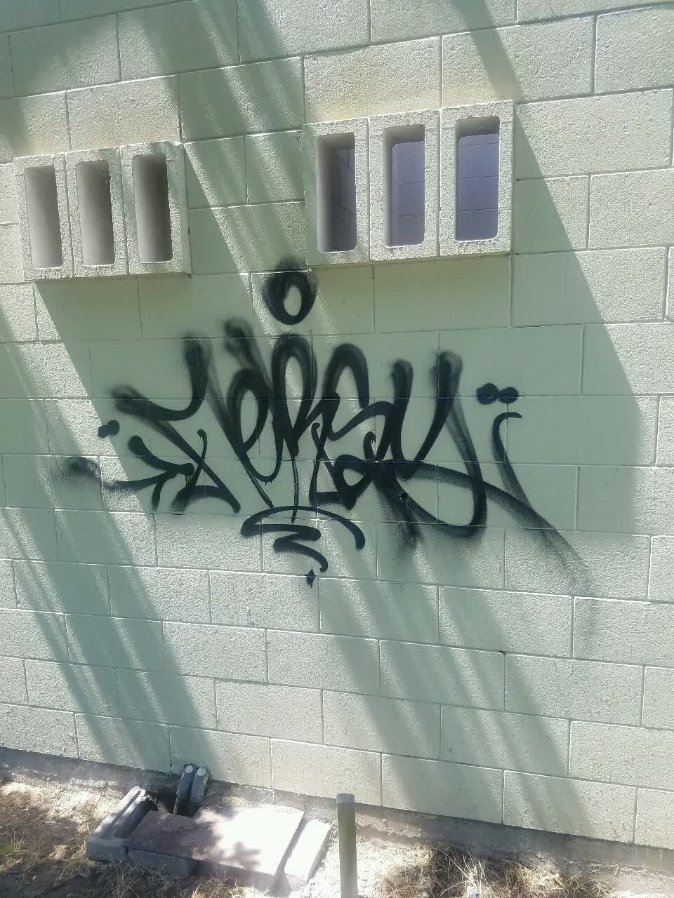 The photograph attached to this graffiti report