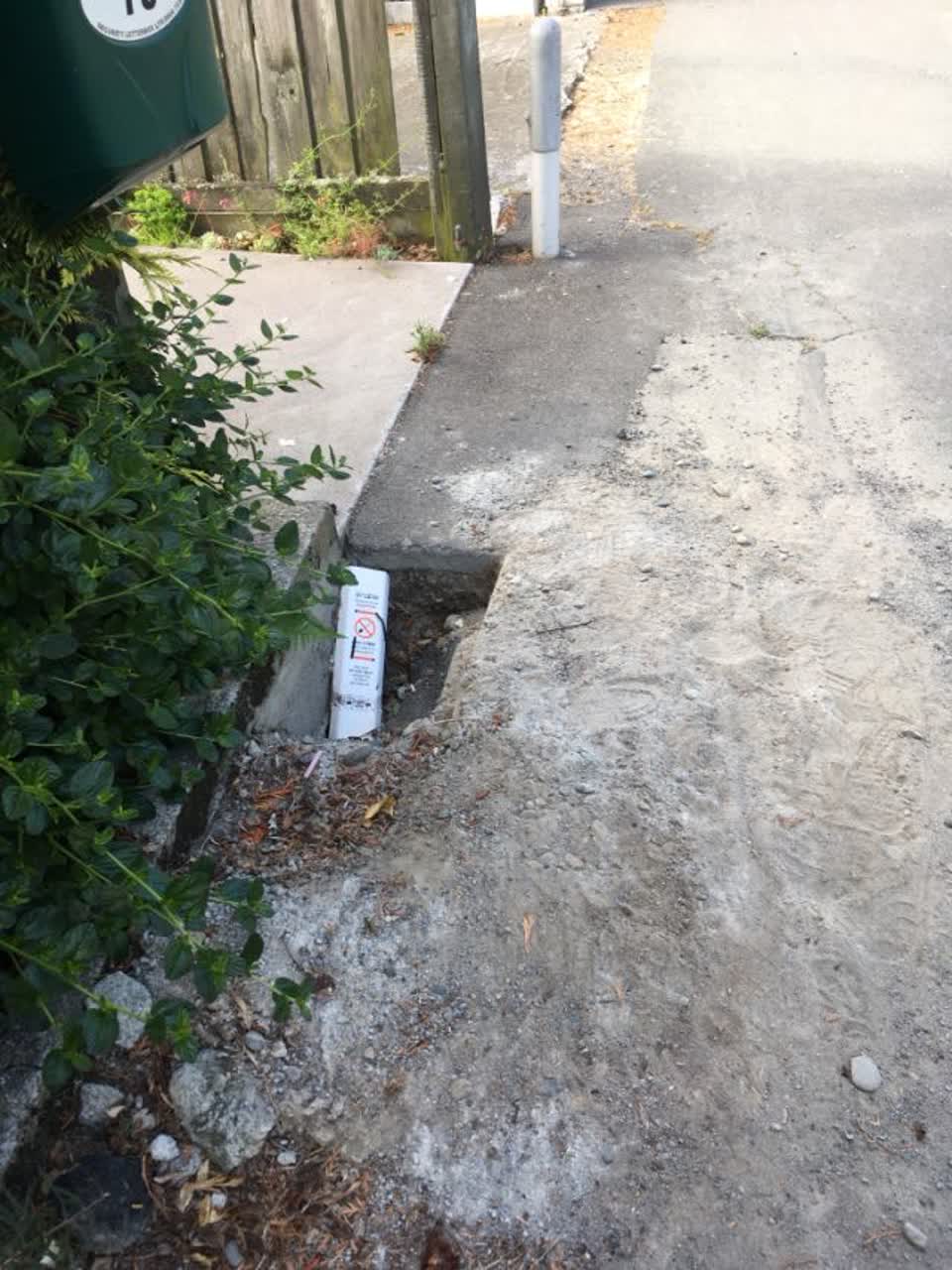 The photograph attached to this roading/streets report