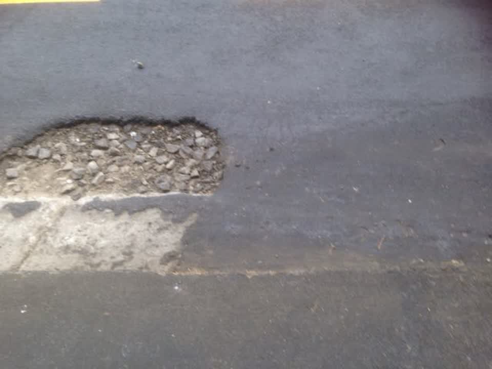 The photograph attached to this roading/streets report