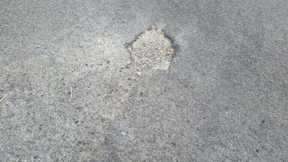 The photograph attached to this roading/streets report