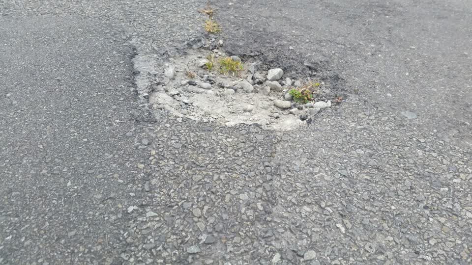 The photograph attached to this roading/streets report