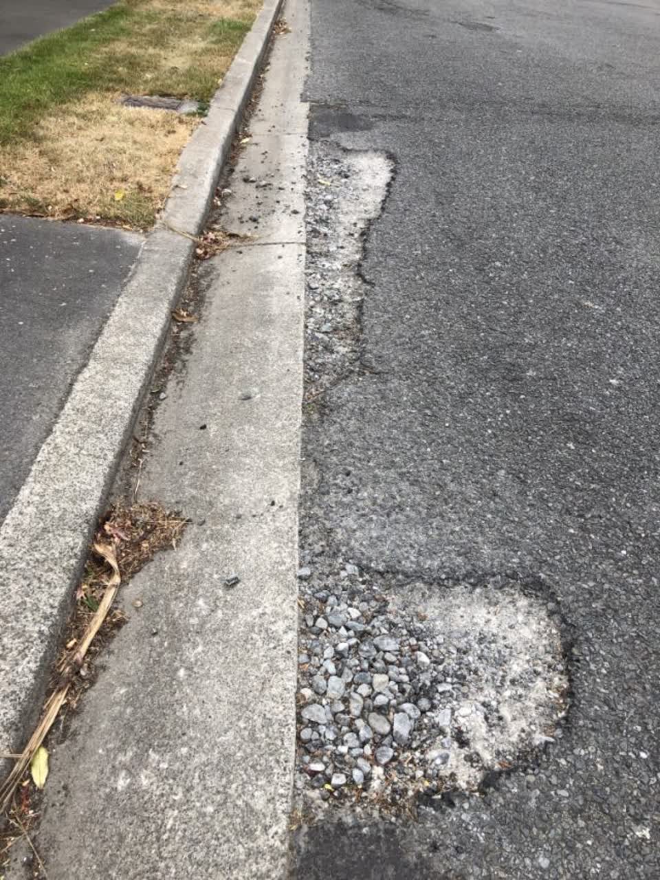 The photograph attached to this roading/streets report