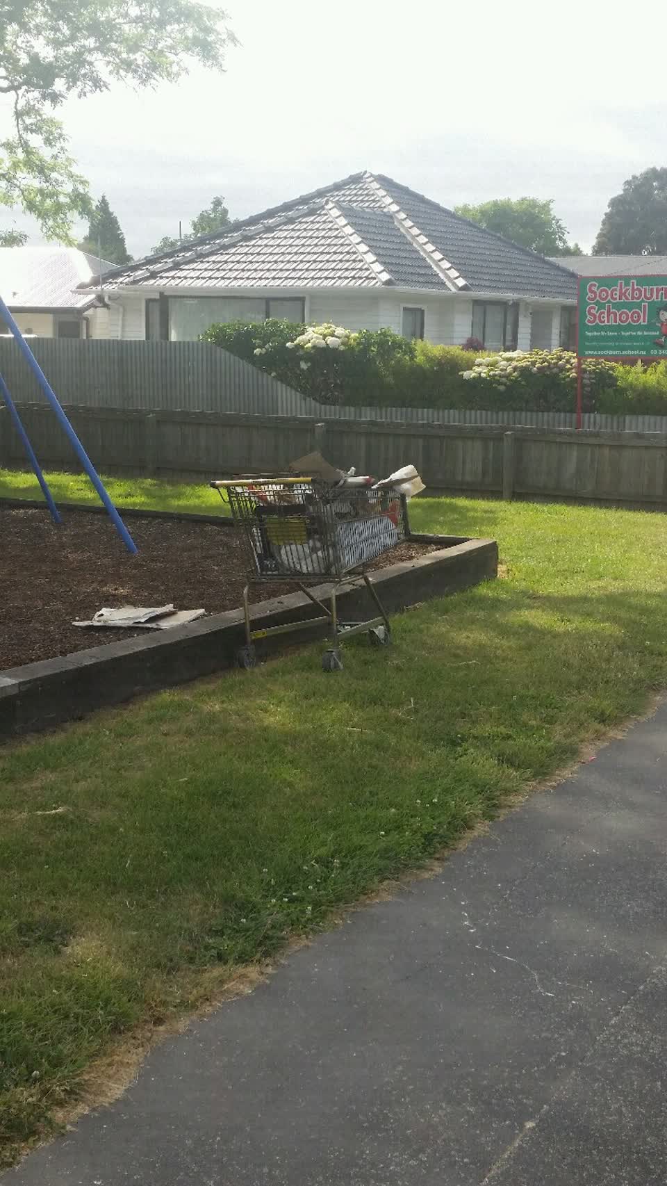 The photograph attached to this rubbish/recycling report