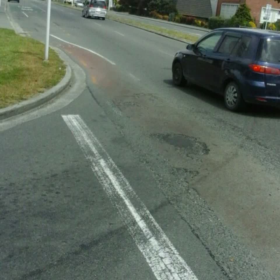 The photograph attached to this roading/streets report
