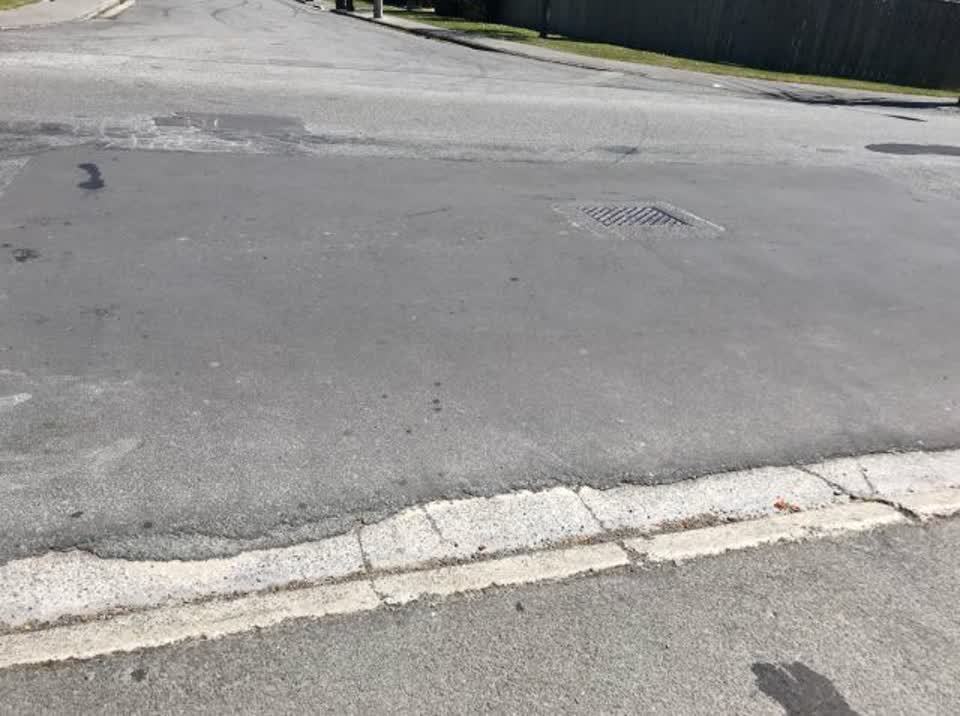 The photograph attached to this roading/streets report