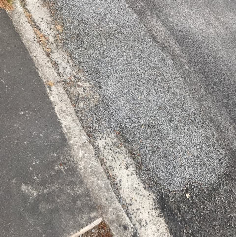 The photograph attached to this roading/streets report
