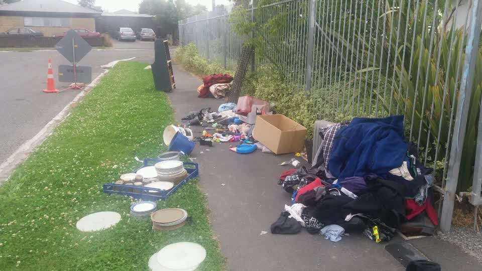 The photograph attached to this rubbish/recycling report