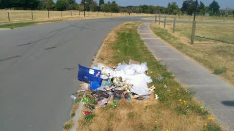 Rubbish/Recycling, a report photo