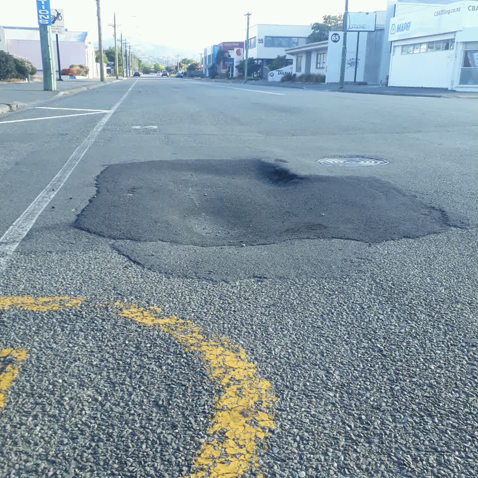 The photograph attached to this roading/streets report