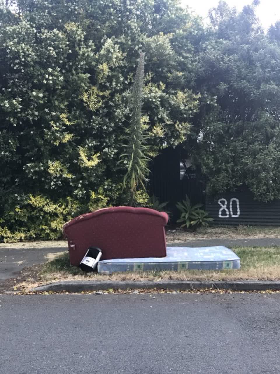 The photograph attached to this rubbish/recycling report