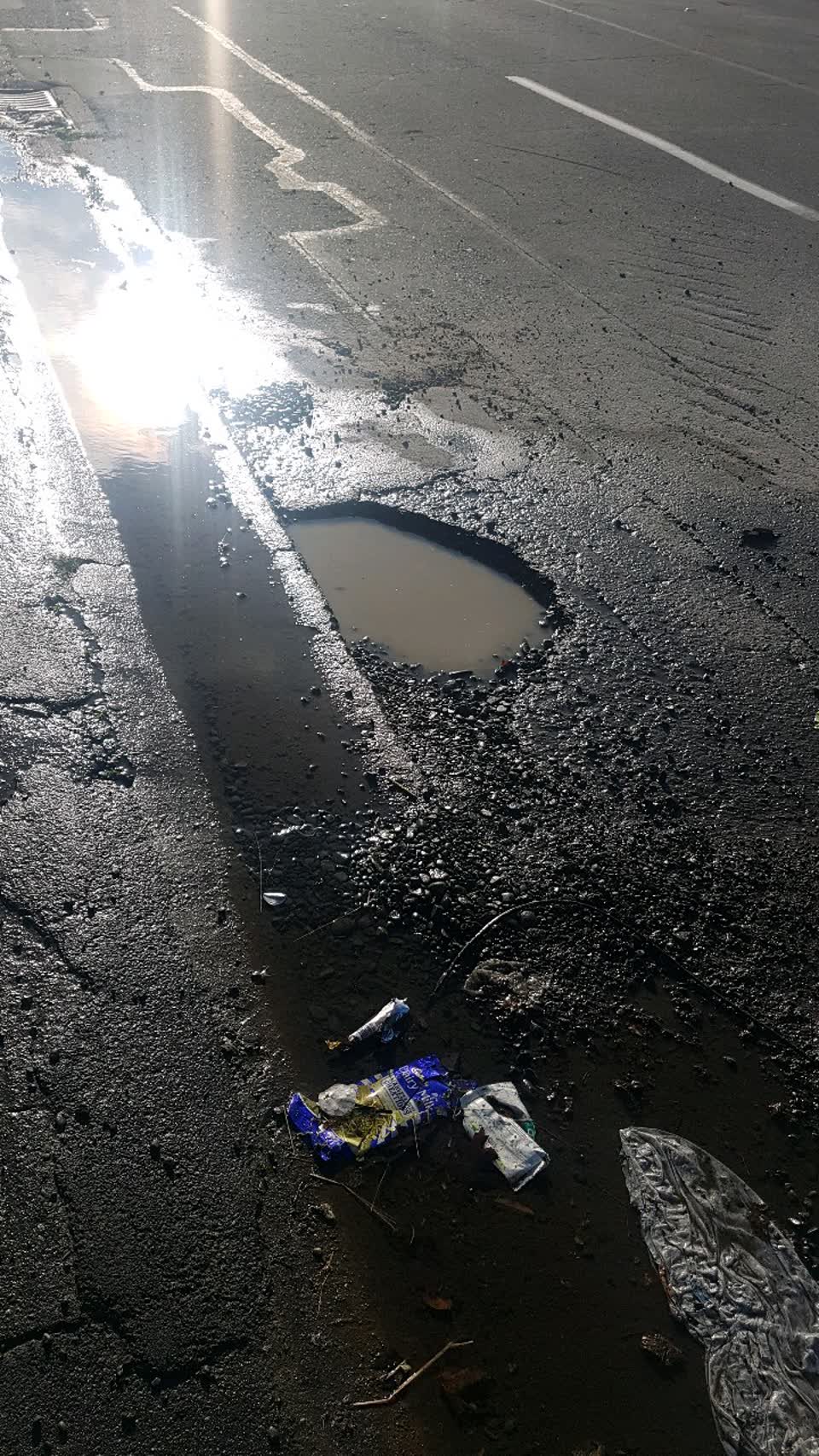The photograph attached to this roading/streets report