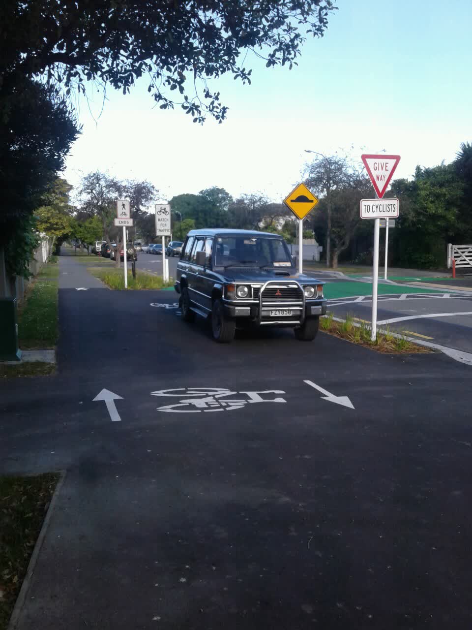 The photograph attached to this roading/streets report