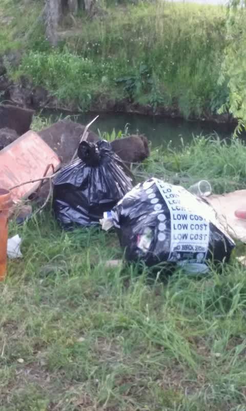 Rubbish/Recycling, a report photo