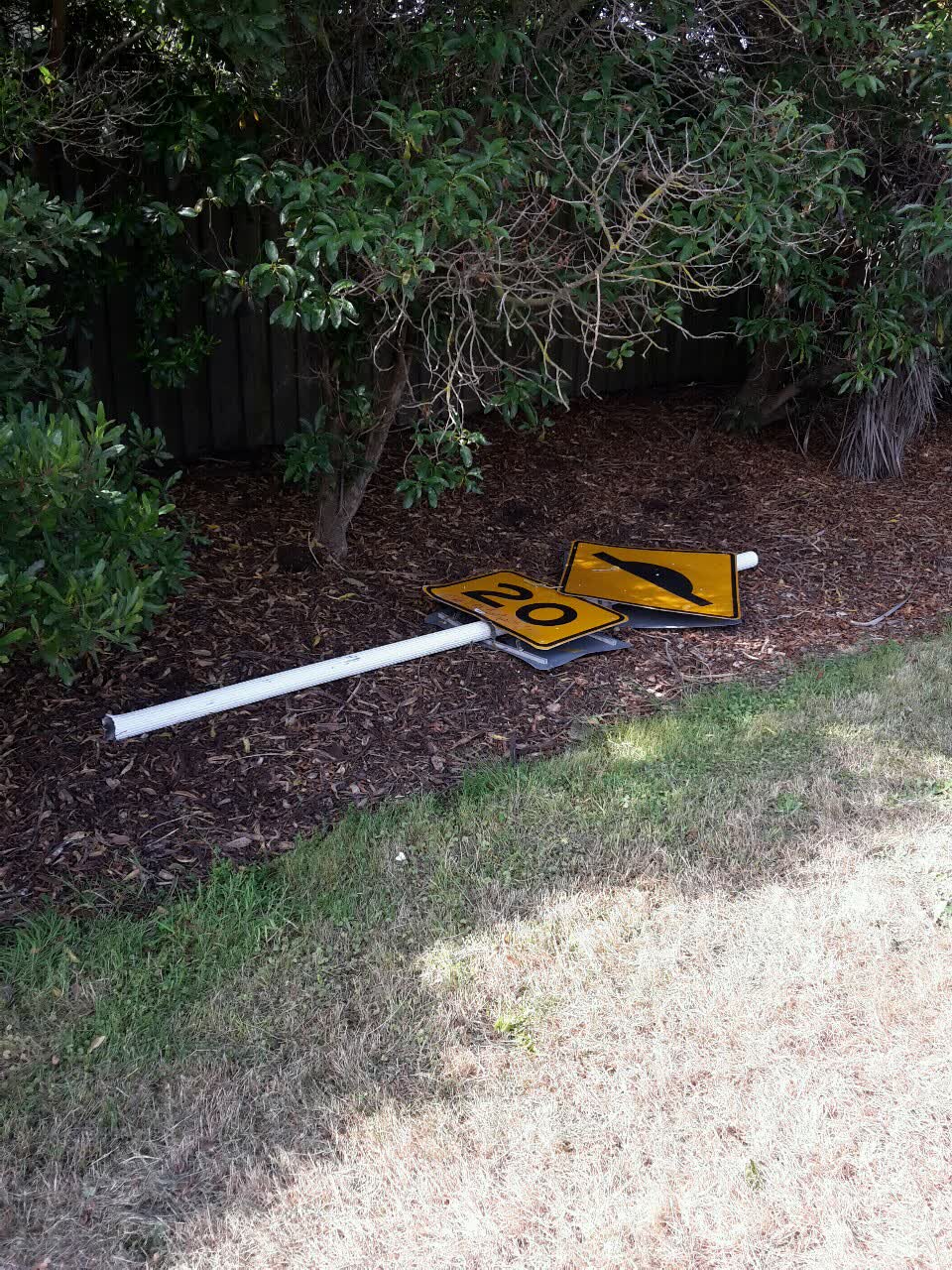 The photograph attached to this roading/streets report