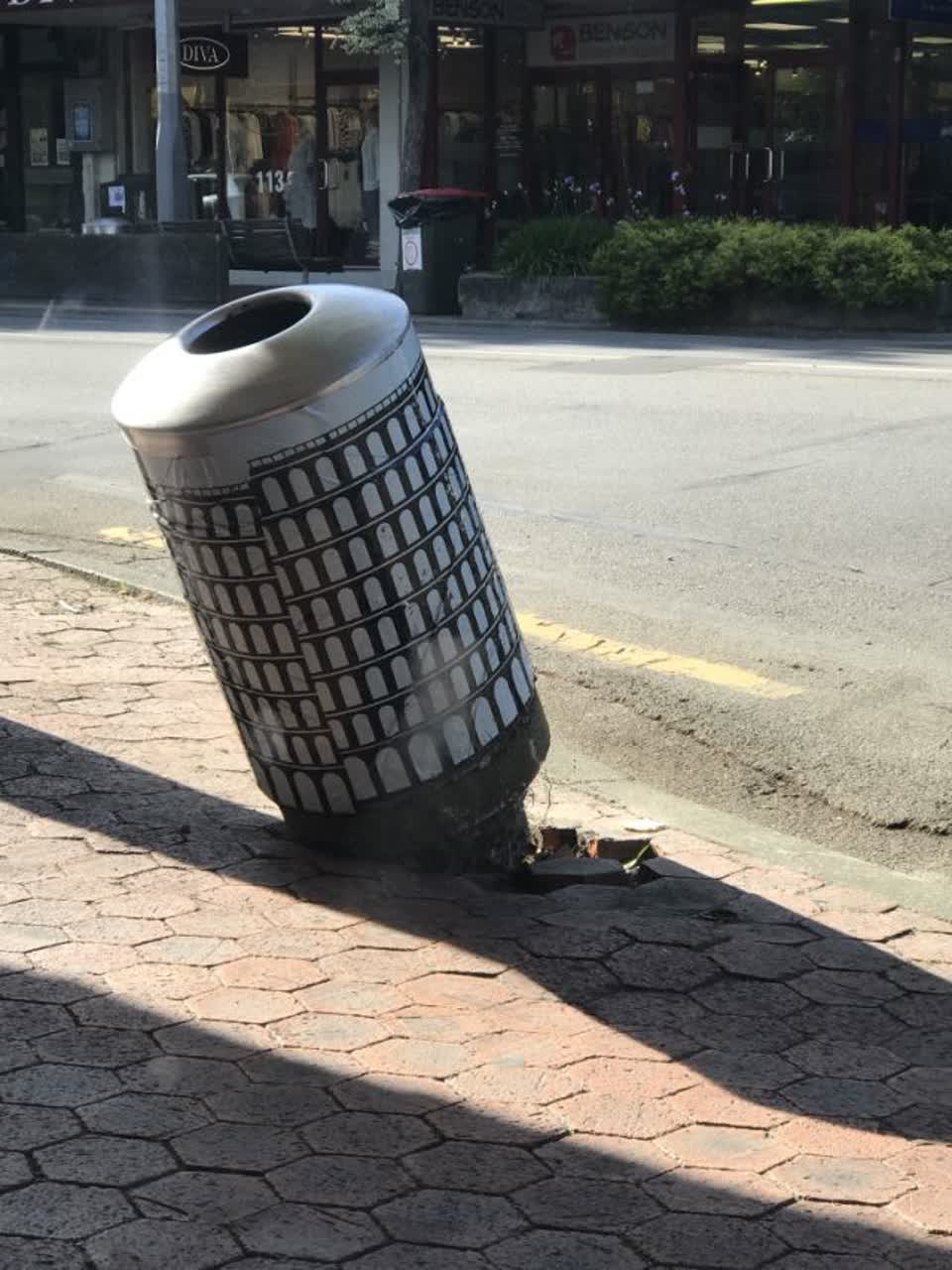 The photograph attached to this roading/streets report