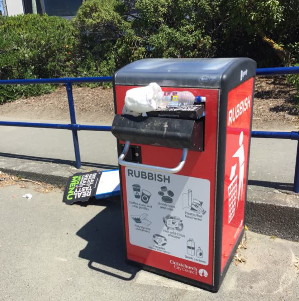 The photograph attached to this rubbish/recycling report