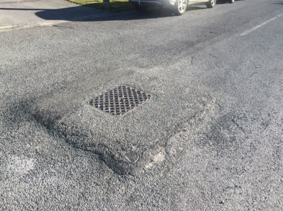 The photograph attached to this roading/streets report