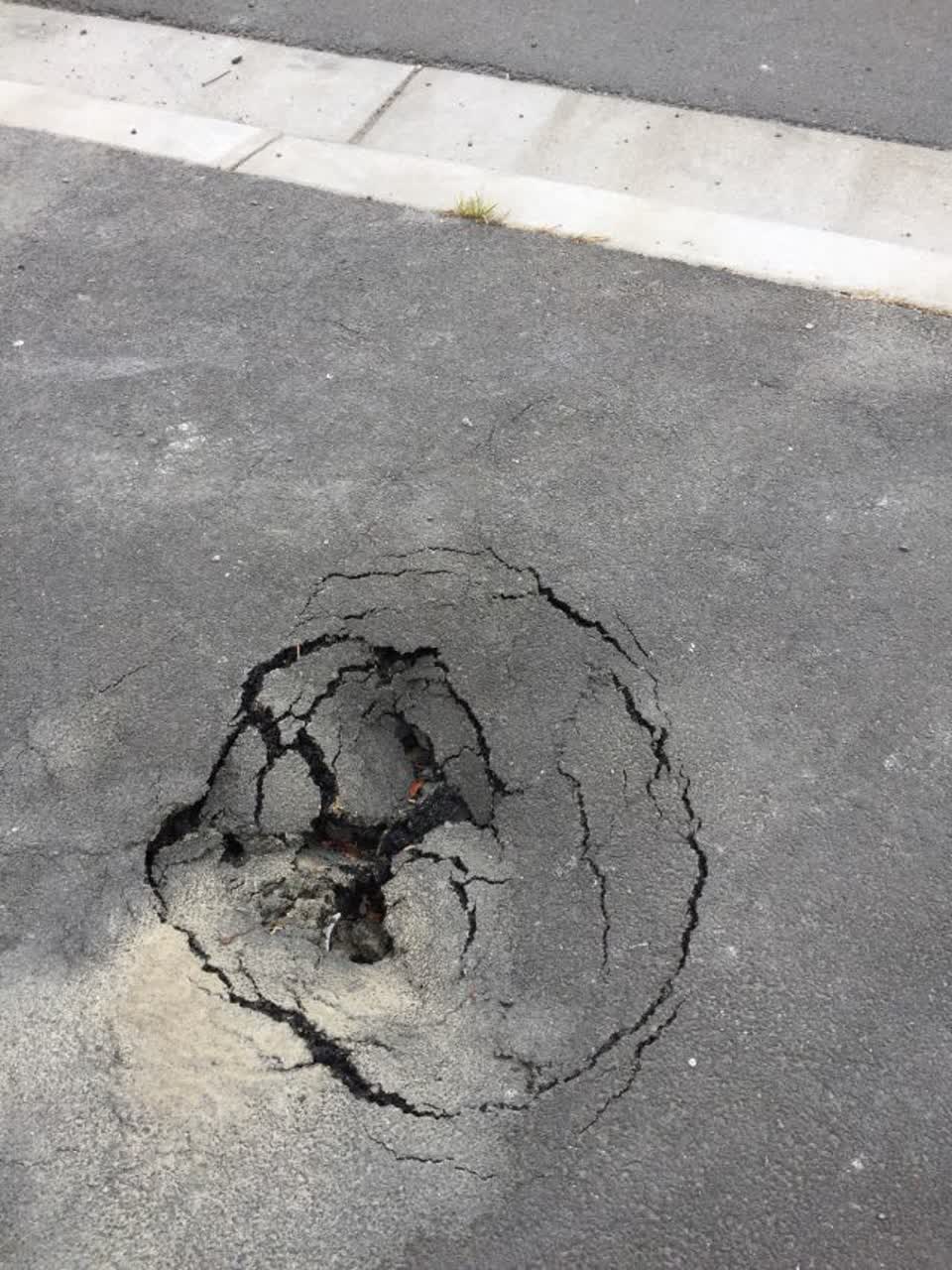 The photograph attached to this roading/streets report