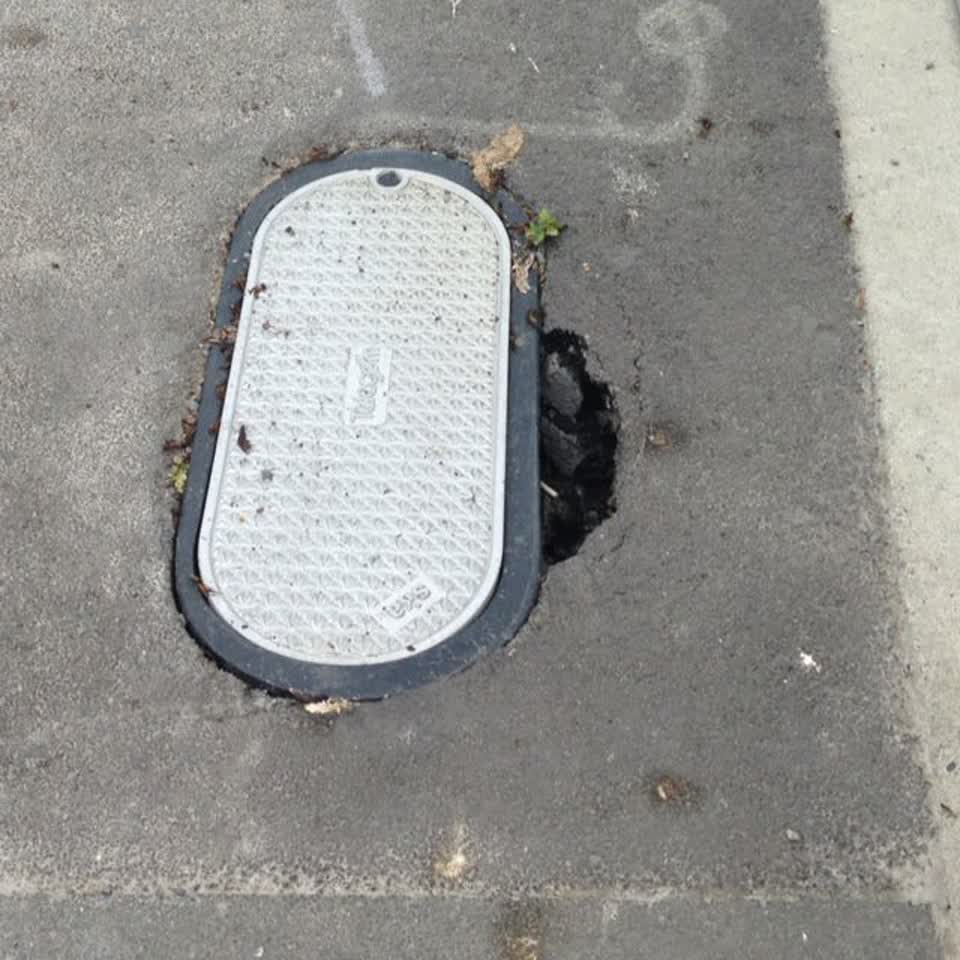 The photograph attached to this roading/streets report