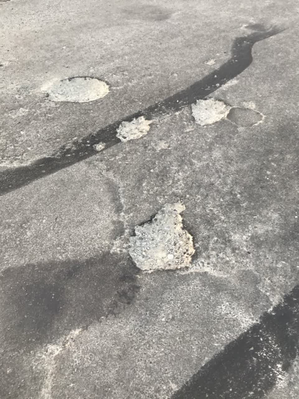 The photograph attached to this roading/streets report