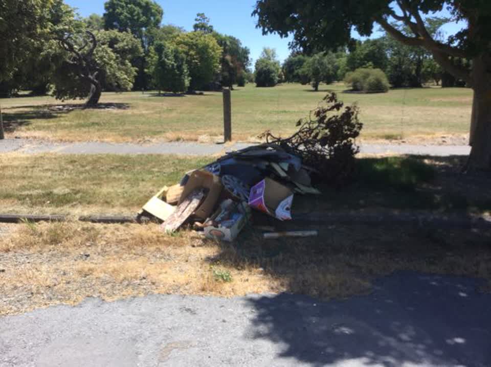 The photograph attached to this rubbish/recycling report