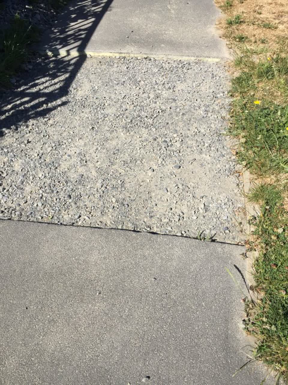The photograph attached to this roading/streets report