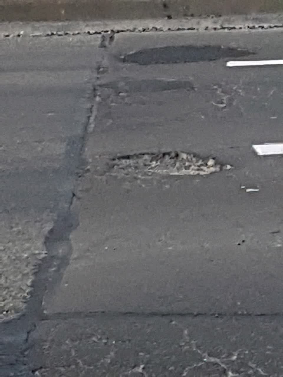 The photograph attached to this roading/streets report